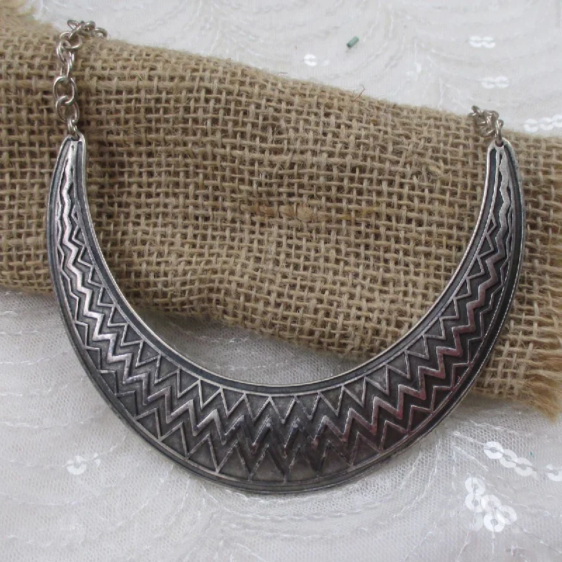 vintage charm necklace for fashion lovers-Affordable Silver Bib Necklace with Large Tribal Focus