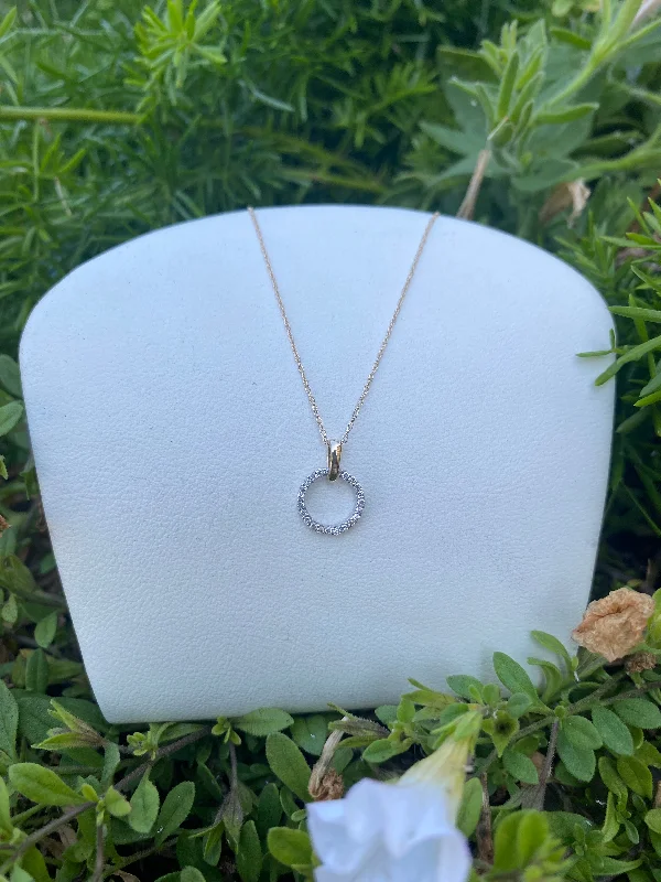 unique silver pendant necklace with custom charm-Petite Circle Pendant Necklace