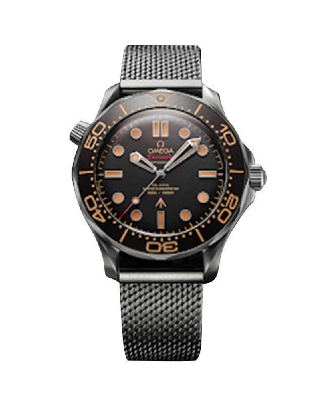 watches for men with silicone straps and modern, sporty look -SEAMASTER DIVER 300M