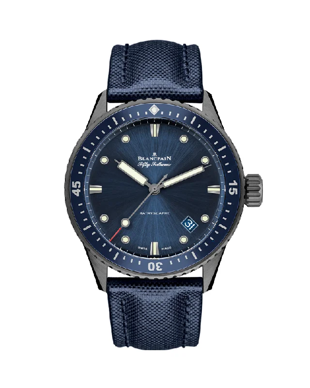 watches for men with built-in fitness tracking and calorie monitoring -BATHYSCAPHE