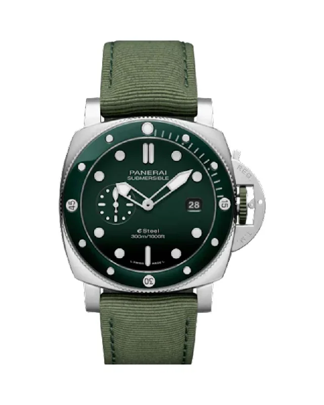 premium women’s watches with minimalist design and interchangeable straps -SUBMERSIBLE QUARANTAQUATTRO ESTEEL VERDE SMERALDO, 44 MM, STAINLESS STEEL